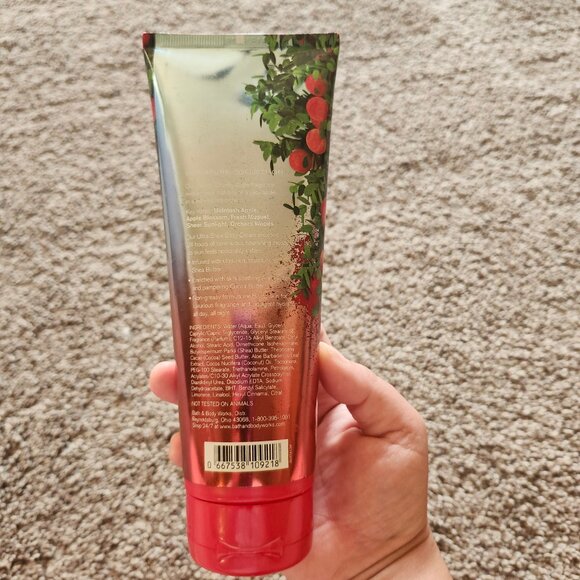 COUNTRY APPLE Bath & Body Works Ultra Shea Body Cream Lotion 8 oz discontinue - Picture 2 of 3